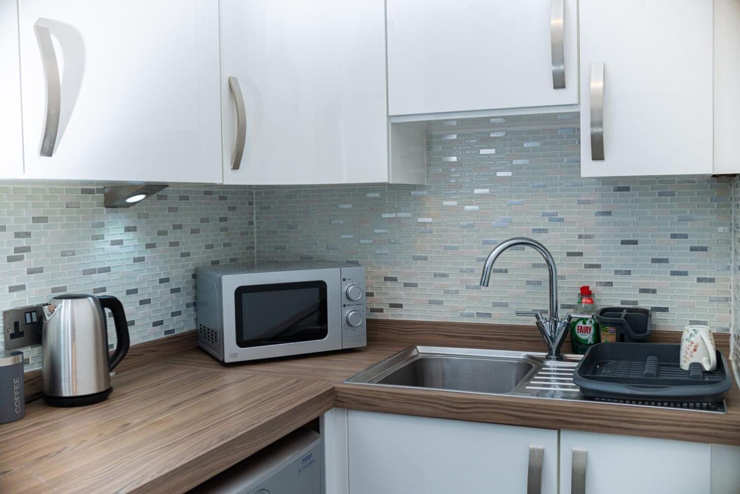 Entire Fabulous 2Bedroom First Floor Flat Located Within Close Proximity To City Centre & University Of Aberdeen With Private Parking Екстериор снимка