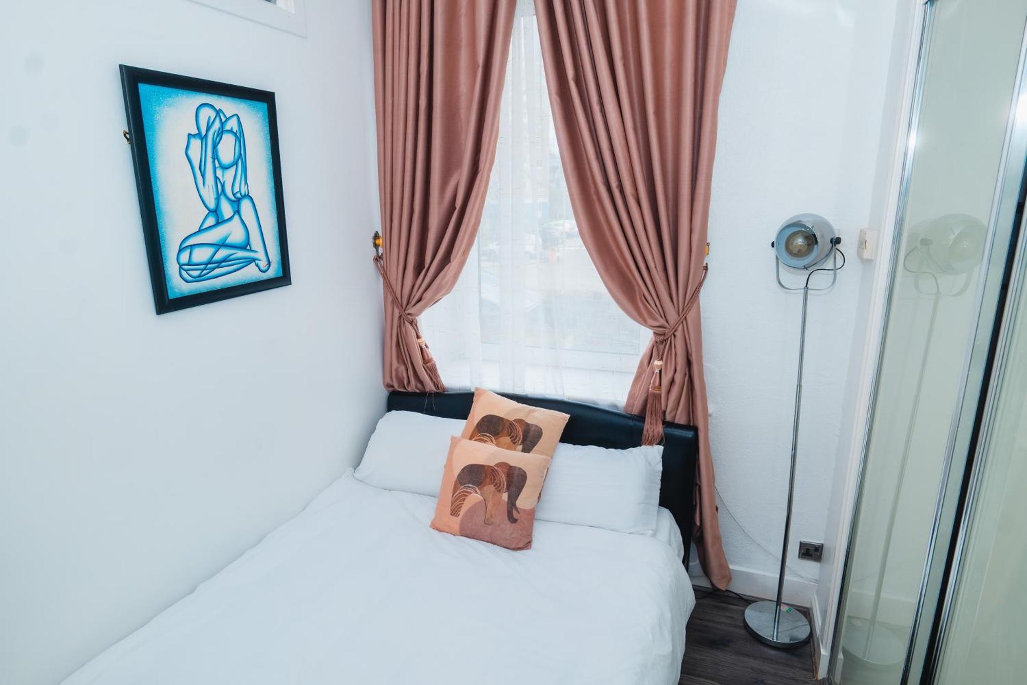 Entire Fabulous 2Bedroom First Floor Flat Located Within Close Proximity To City Centre & University Of Aberdeen With Private Parking Екстериор снимка